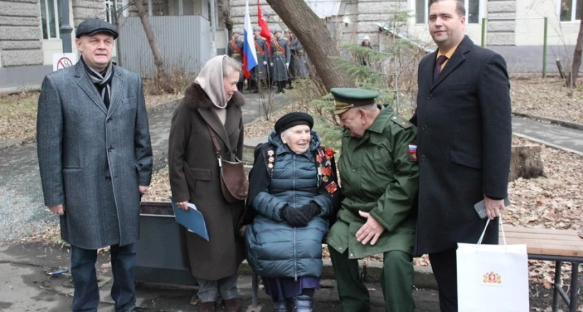 В Екатеринбурге фронтовая медсестра отпраздновала столетний юбилей