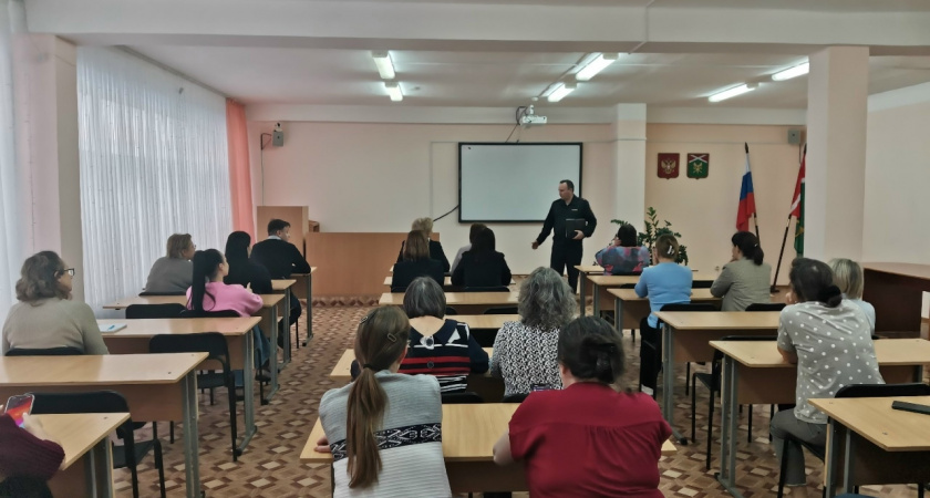 Ирбитские полицейские проводят встречи по кибербезопасности с горожанами