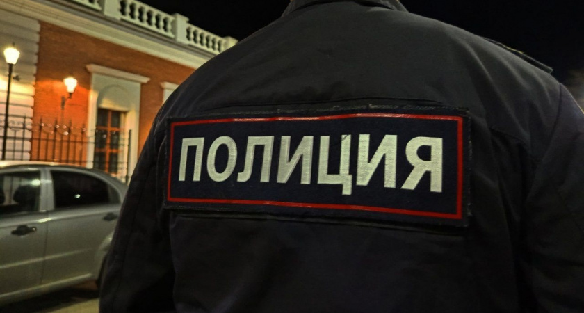 В Свердловской области мужчина удерживал женщину в квартире и угрожал взорвать дом