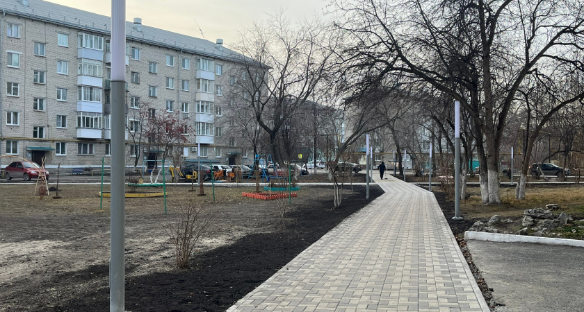 В Ирбите благоустроили двор на улице Мамина-Сибиряка