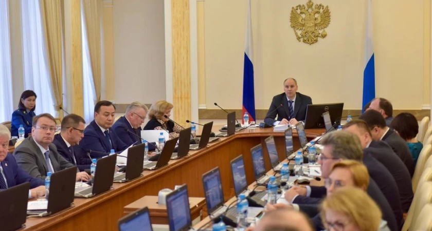 Свердловская область направит дополнительные бюджетные доходы на дороги и “атомграды”