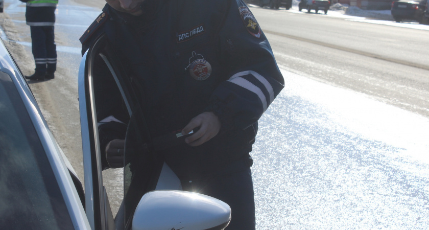 Госавтоинспекция Свердловской области разъяснила порядок действий водителей при аварии