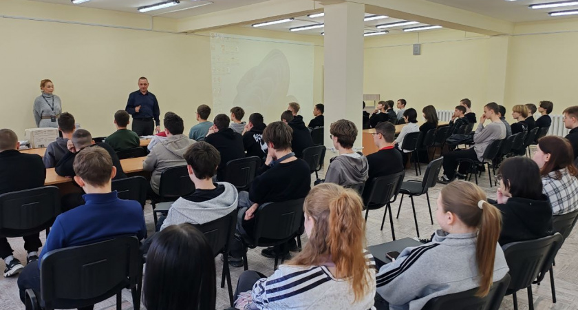 Полиция и сотрудники банка предупредили ирбитских студентов о схемах кибермошенников