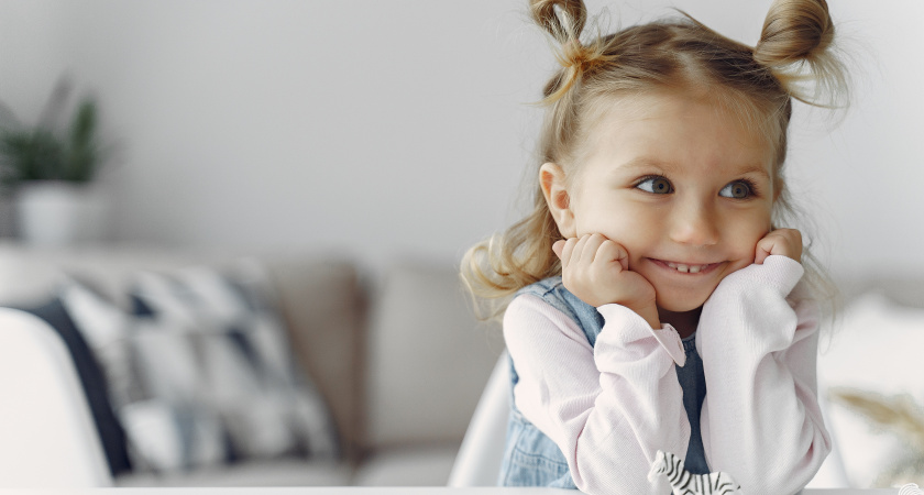 Нежное и мелодичное имя для девочки - многие века таит в себе мудрый смысл. В переводе значит "Солнечная"