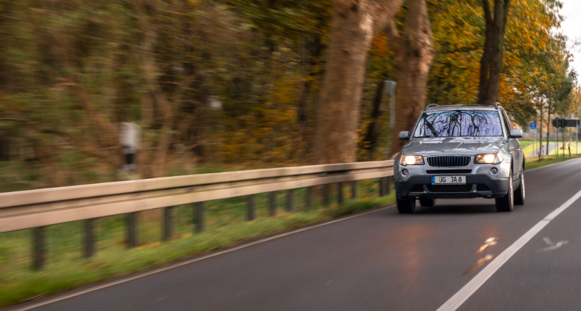 Верховный суд окончательно поставил точку: Можно ли завершить обгон с пересечением сплошной справа?