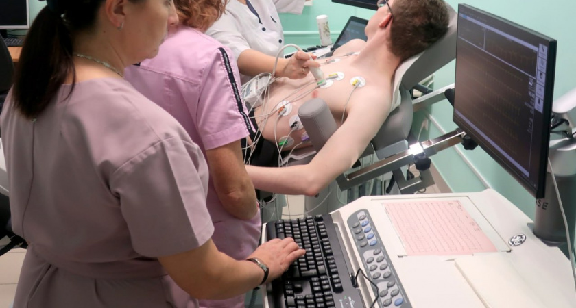 Города Свердловской области получили современные кардиокомплексы