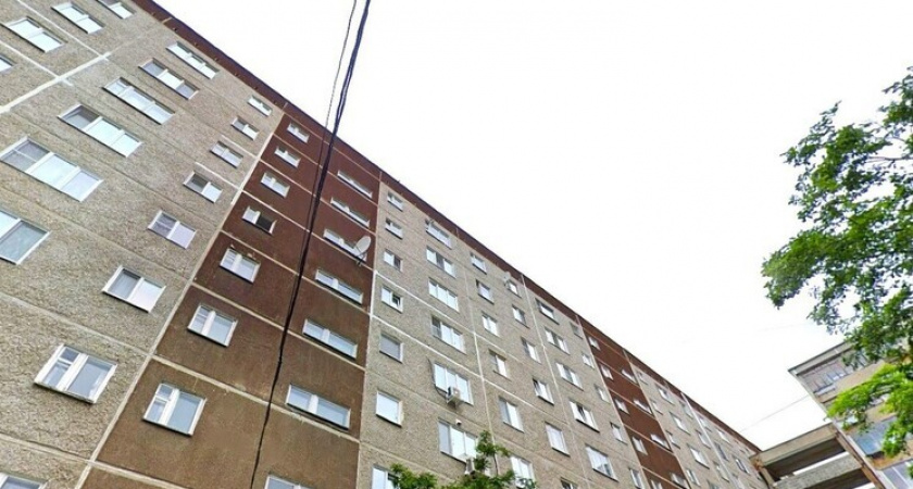 В Свердловской области неизвестный обстреливает окна жилых квартир