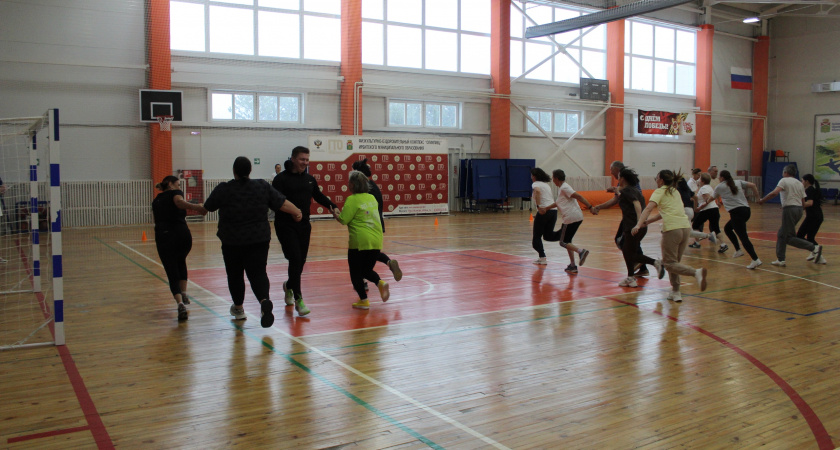 В Ирбите представители власти и общественности состязались в спортивной эстафете 