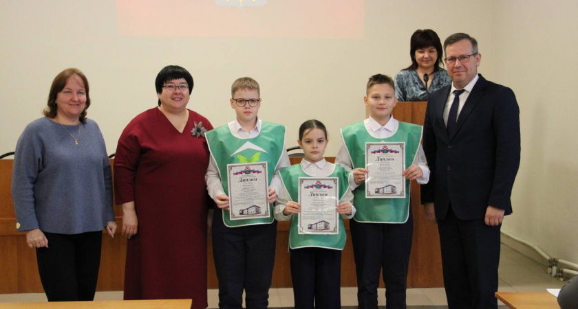 Школьники Ирбитского района создали плакаты в защиту природы