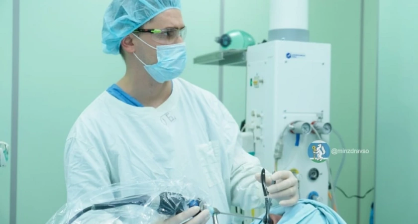 Свердловские хирурги впервые удалили опухоль основания черепа через нос