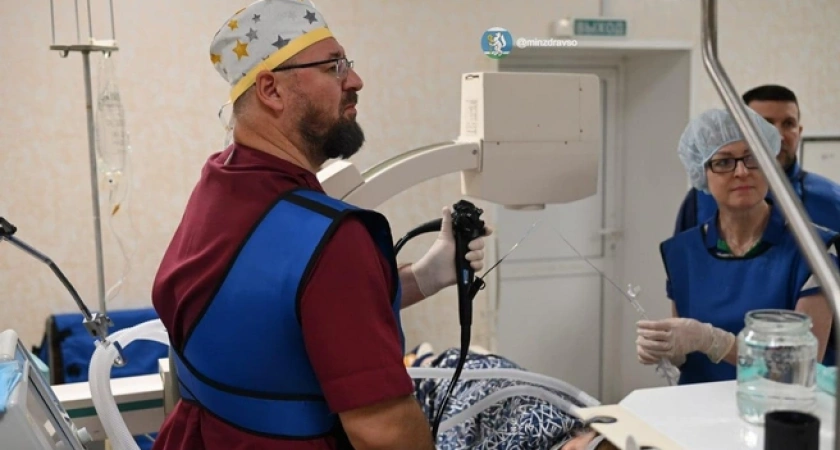 Врачи Екатеринбурга извлекли сосиску из пищевода пенсионерки