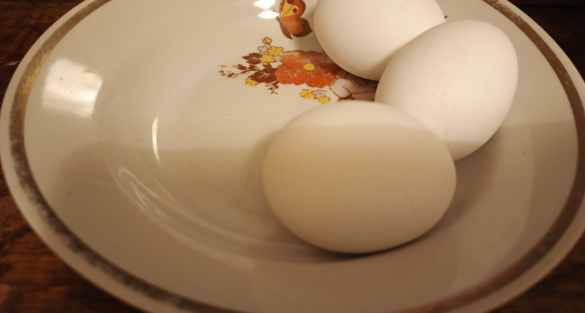 Вареные яйца нельзя заливать холодной водой - запомните раз и на всю жизнь: вот как правильно