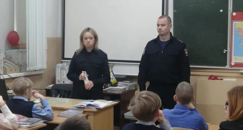 Полицейские Ирбита научили школьников правилам безопасности в холодный сезон