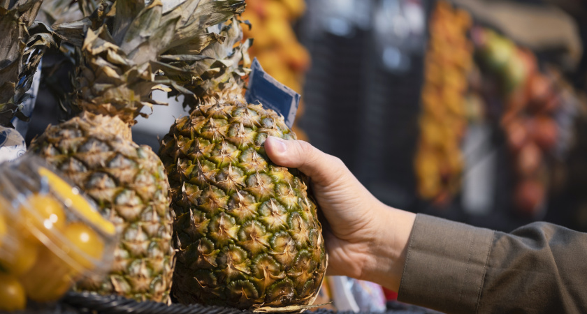Крупную партию ананасов доставили в Екатеринбург из Китая