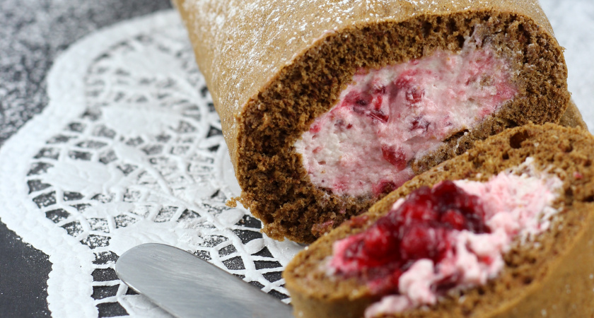 Пеку 1 большой пласт теста за 7 минут: улетный рулет «Гости в доме» всего за 20 минут