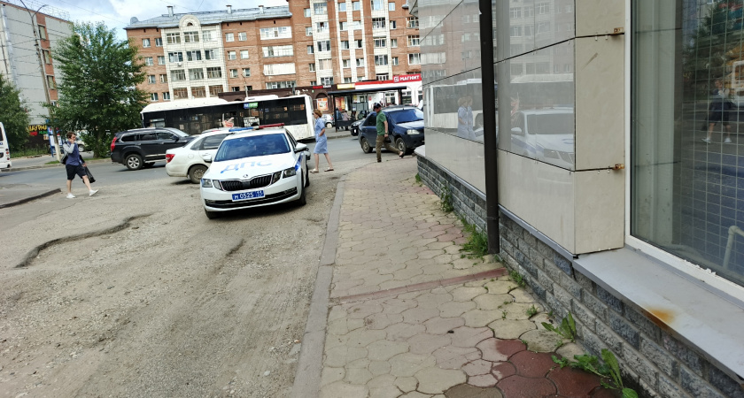 Как говорить с инспектором ГИБДД: 5 фраз, которые реально работают