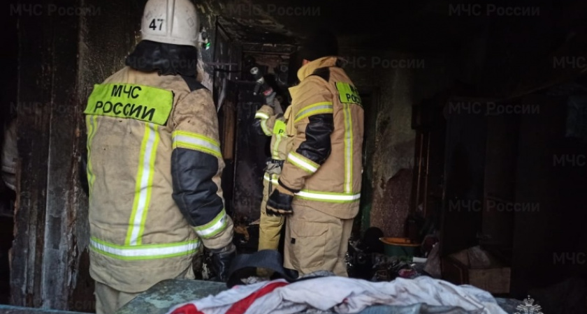 В Свердловской области пожар охватил цех термической обработки на предприятии