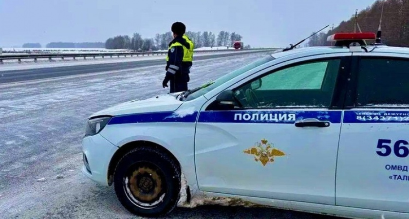 Госавтоинспекция ввела усиленный режим работы на дорогах Свердловской области из-за ухудшения погодных условий