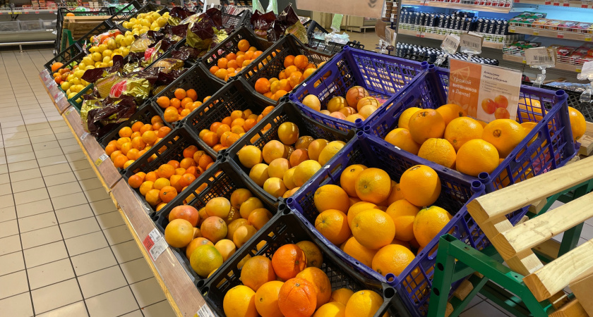 В Свердловскую область доставили почти тысячу тонн свежих фруктов и овощей