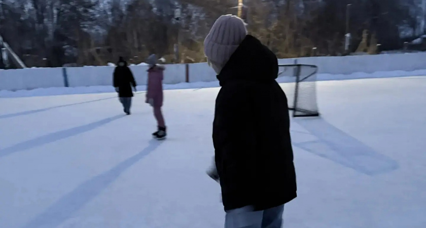 В Ирбите дети укрепляют здоровье на ледовых прогулках