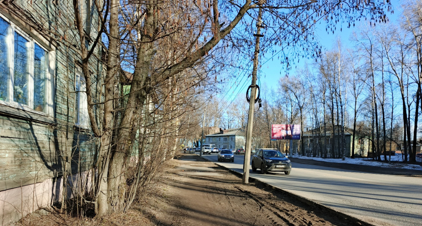 Зачем нужна сплошная линия на обочине справа и можно ли ее пересекать - в ПДД поставили жирную точку