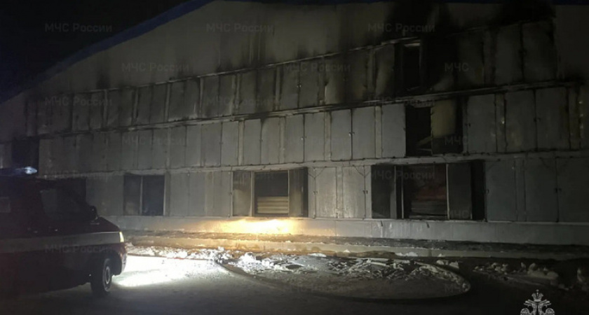 Пожар уничтожил бройлерный цех в свердловском поселке