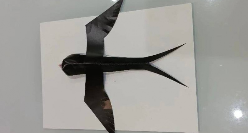 В Ирбите сотрудники службы занятости с семьями изготовили ласточек в память о блокаде Ленинграда