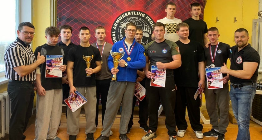 В Ирбите прошло первенство города по армрестлингу среди юношей