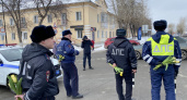 Одними из первых с цветами вместо протоколов на дороги области вышли автоинспекторы г. Ирбита
