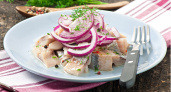 Селёдка, которую съедают еще до картошки: самый вкусный маринад