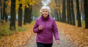 Лучше, чем скандинавская ходьба: именно этот спорт помогает людям 60+ похудеть без особых усилий