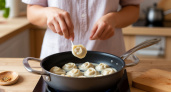 Пельмени получатся вкуснее всего на свете: вот что советуют добавить в кастрюлю — не лук и не перец