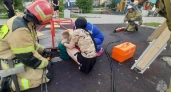 В Свердловской области спасатели освободили ребенка, застрявшего в карусели