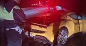 Водитель Ferrari не справился с управлением и врезался в отбойник на трассе Свердловской области