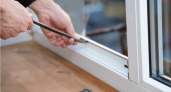 Почему зимой дует от пластикового окна. Есть 1 деталь, которая сразу решит проблему