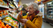 А пожилым людям как быть? Каждая вторая бабушка попадается на хитрую уловку в Магните и Пятерочке