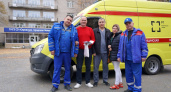 В Свердловской области врачи спасли мужчину после падения микроавтобуса в гараже