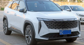 Новую "Волгу" засняли на автовозе - в сети только и обсуждают: показываю, какой она будет