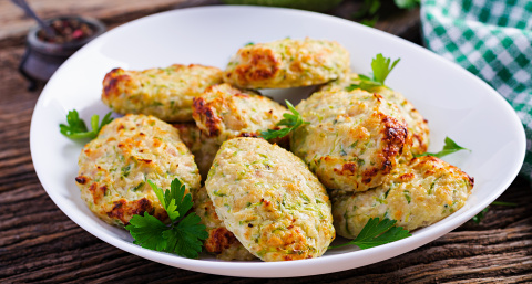 Кладу 2 чайные ложки в фарш, и котлеты становятся сочными и нежными: кулинарный лайфхак от шефов