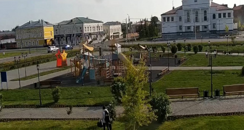 Порча городских клумб в Ирбите продолжается: полиция начала проверку