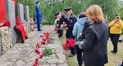Ирбитские полицейские почтили память погибших в Великой Отечественной войне